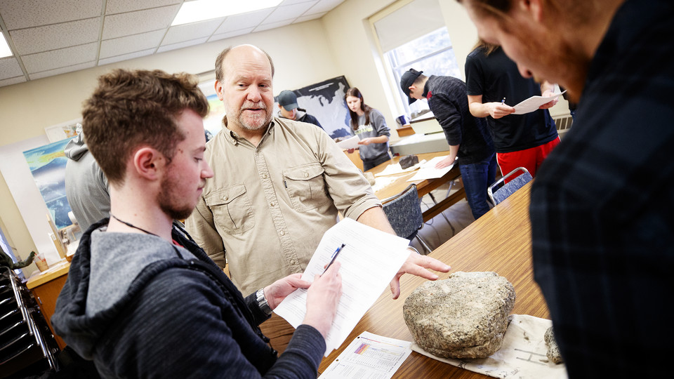 Nebraska’s David Harwood answers a question from Jackson Belva during a Geology 125: Frontiers in Antarctic Geosciences lesson in 2019. The class is based on Harwood’s experience in Antarctica. Craig Chandler | UComm